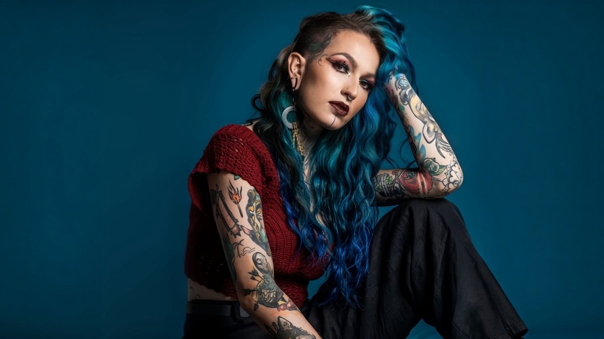 Su marca crece entre Ecuador y Latinoamérica mientras forma profesionales.