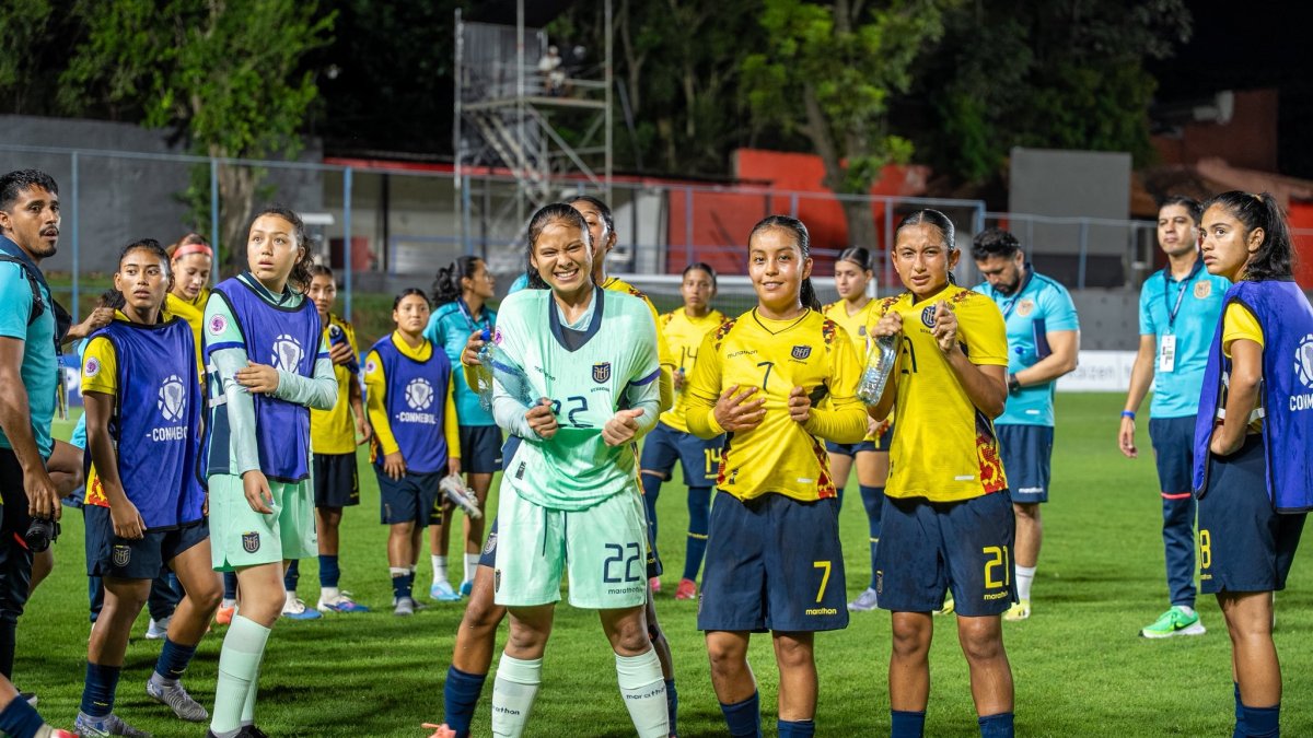Ecuador Sub-20 femenina juega ante Colombia en el Sudamericano de Paraguay.