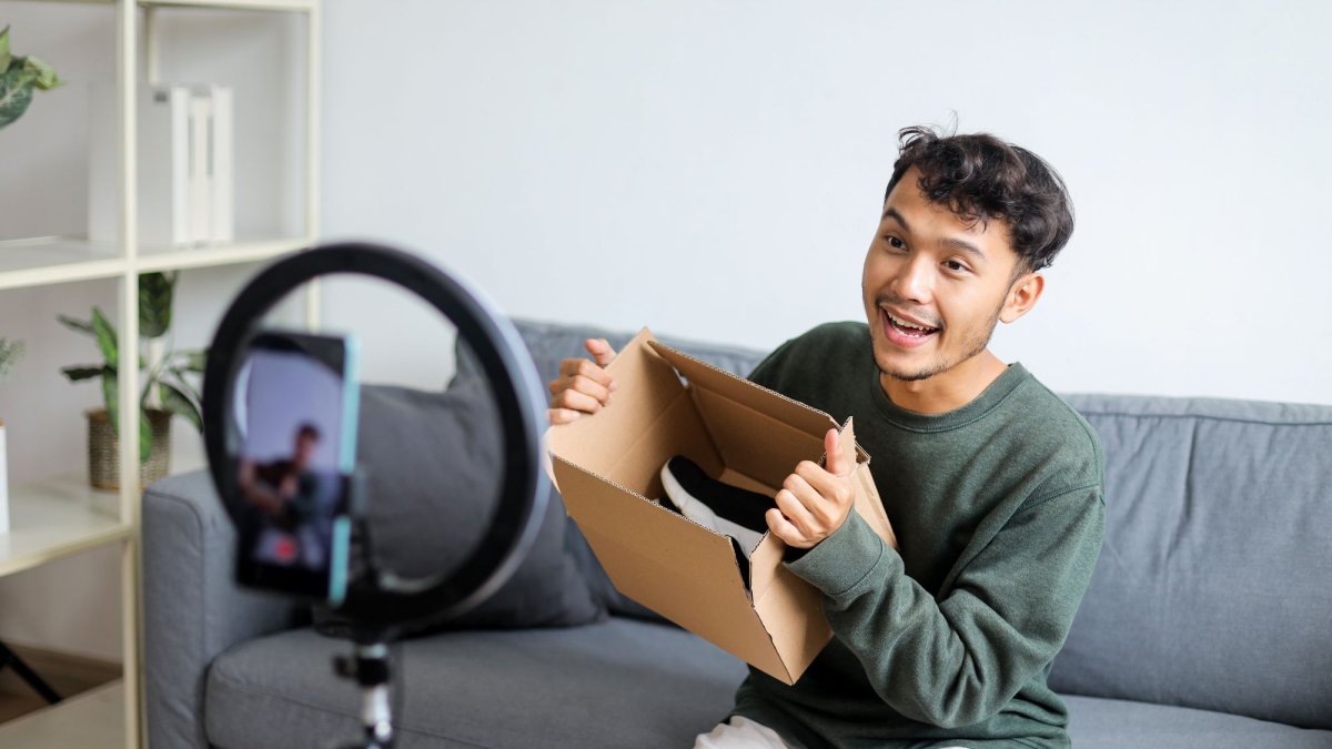 Universidades preparan estrategas para dominar audiencias digitales actuales.