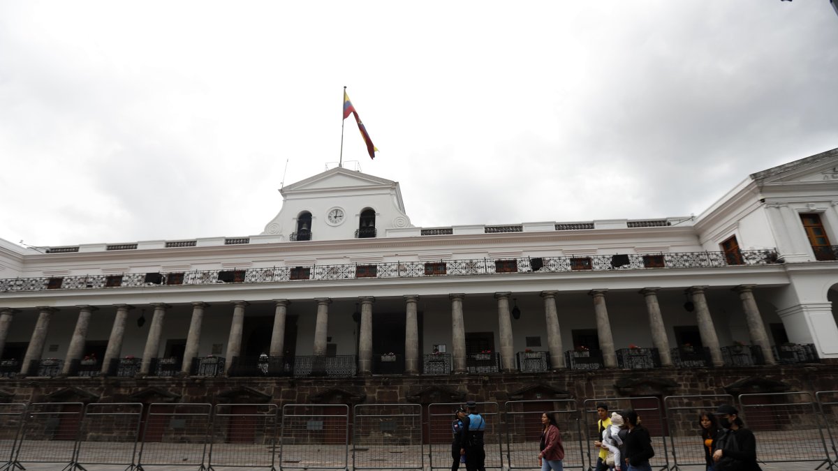 Palacio de Carondelet, en Quito, donde se ejecutará la adecuación de tres baños bajo proceso de licitación pública.
