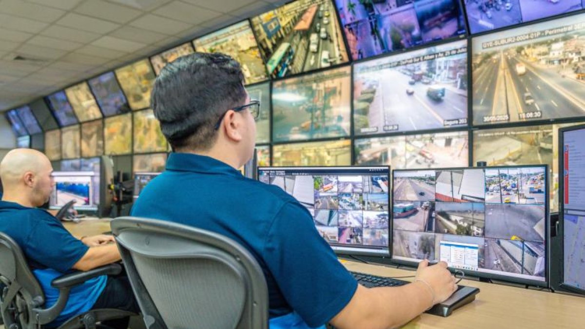 Las cámaras de vigilancia están en varias partes de la ciudad.