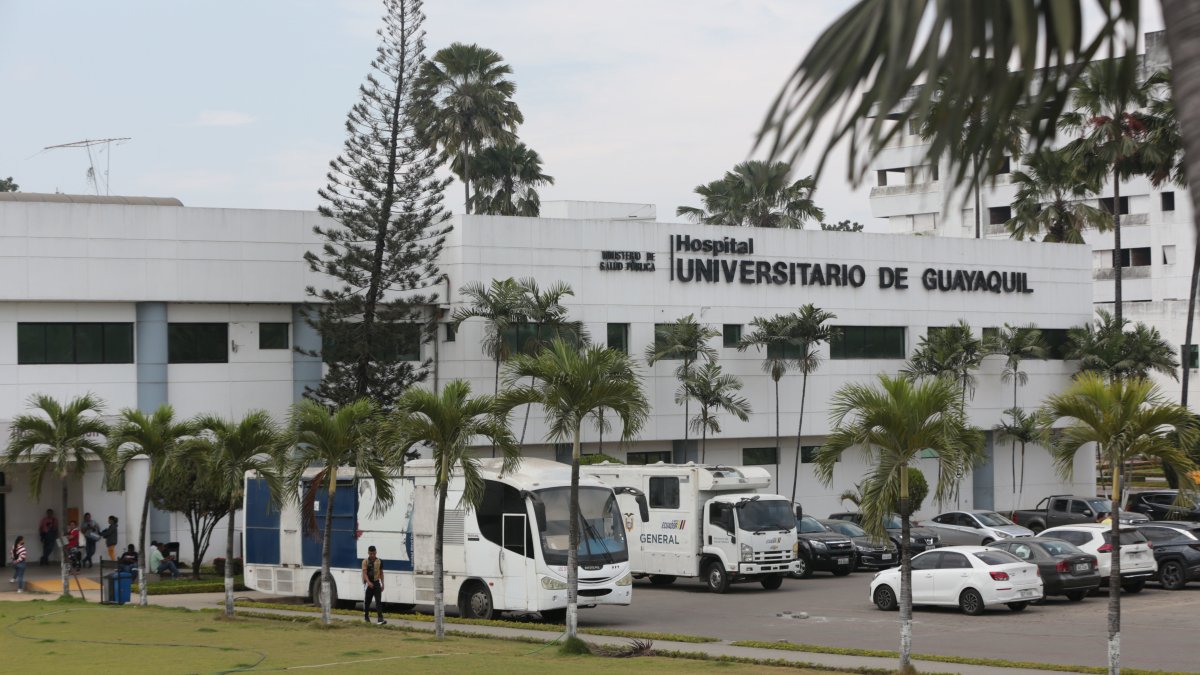 Hospital Universitario de Guayaquil, mencionado en el oficio legislativo por la crisis en su UCIN.