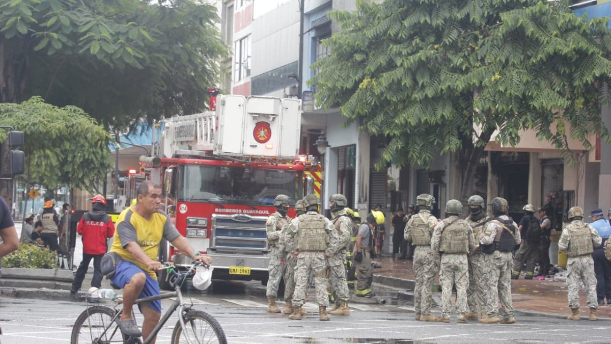 La emergencia en las calle Sucre y Chile duró más de 24 horas, desde las 10:27 del domingo 15 de febrero hasta la madrugada del lunes 16.