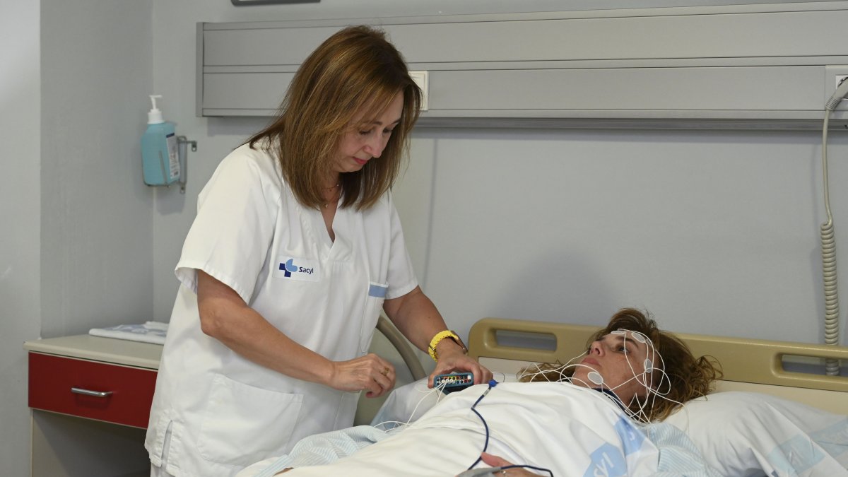 Agentes policiales ingresaron a las oficinas de Segura EP, la noche del domingo 15 de febrero.