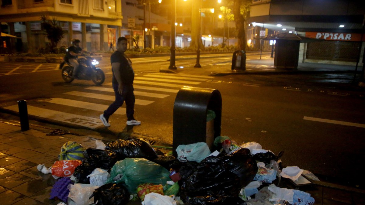 Municipio alerta por basura en Guayaquil tras ajuste de horarios.