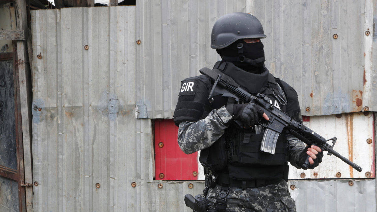 Fotografía de archivo de un policía en la provincia de Guayas