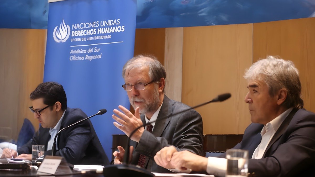 Jan Jarab (centro), representante regional de ONU Derechos Humanos, afirmó que el fallo del caso Malvinas es un “paso significativo” contra la impunidad.