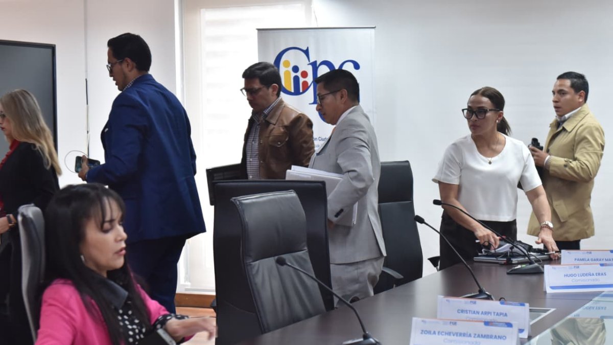 La reunión de trabajo de la Comisión Ciudadana de Selección duró menos de 15 minutos.