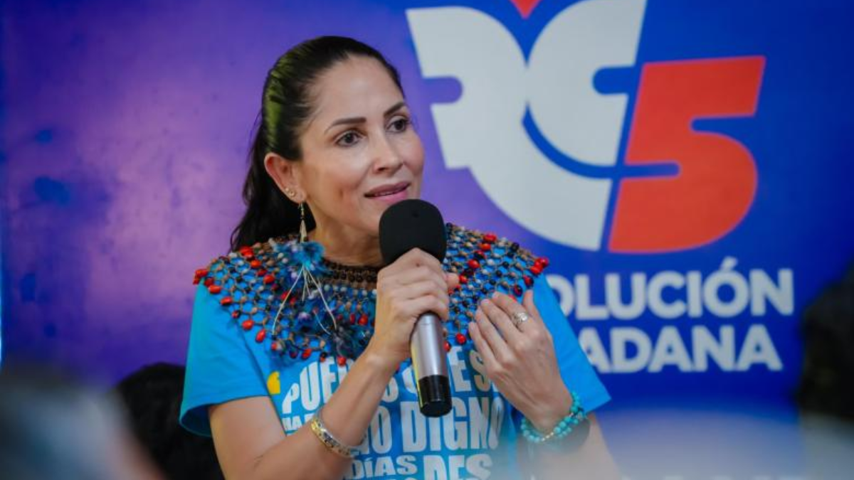 González reaccionó en redes sociales a las declaraciones del presidente Daniel Noboa, quien la vinculó con un presunto cruce hacia Colombia durante el toque de queda.