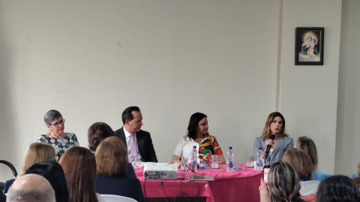 Un vacacional con enfoque pedagógico y psicosocial que fortalece la autoestima, la creatividad y las habilidades sociales de niñas y niños a través del juego y la expresión artística.