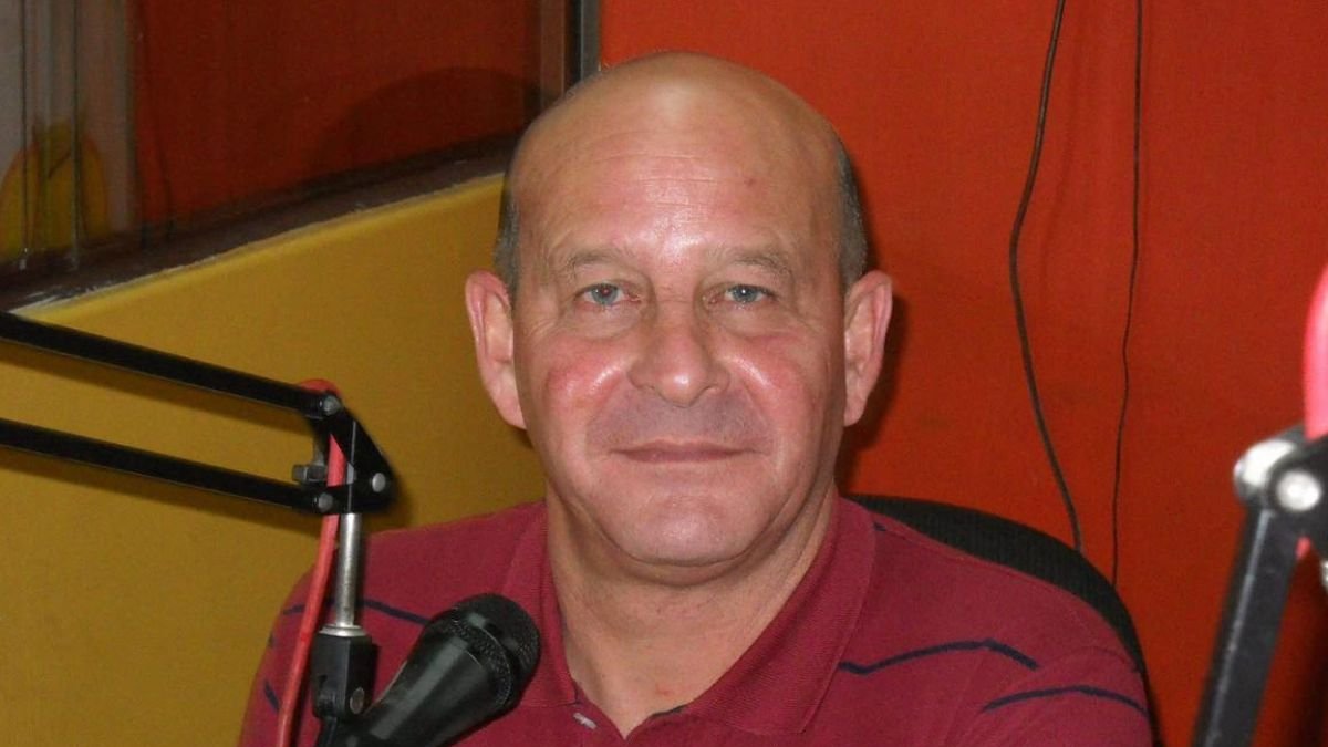 Un delfín apareció varado durante el feriado de Carnaval en la playa de Crucita.