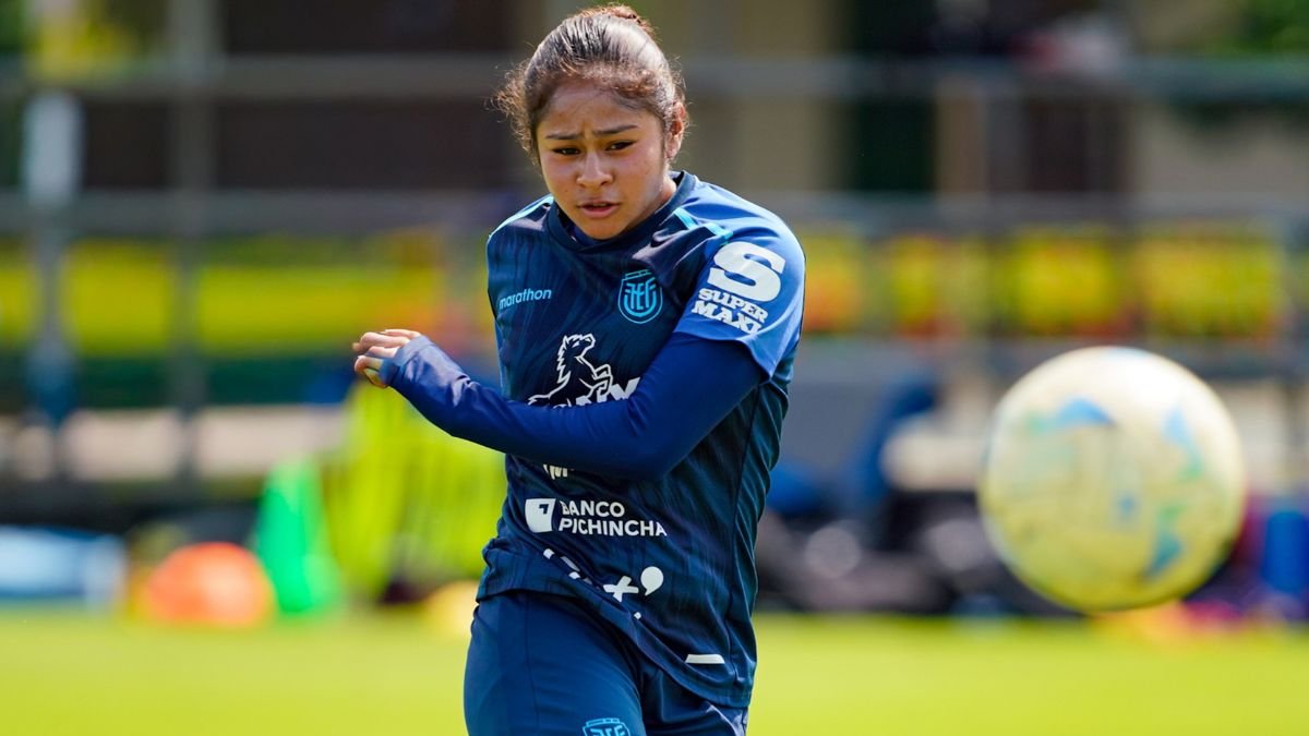 Anahí Vargas futbolista de la selección de Ecuador Sub 17.