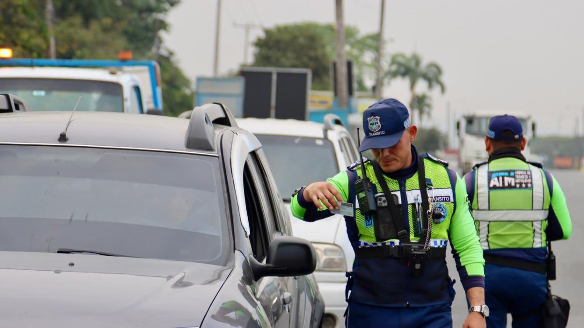 Mientras no se reanuden en totalidad los servicios presenciales en la ANT, la ATM en Guayaquil no multará a quienes circulen con licencias caducadas.