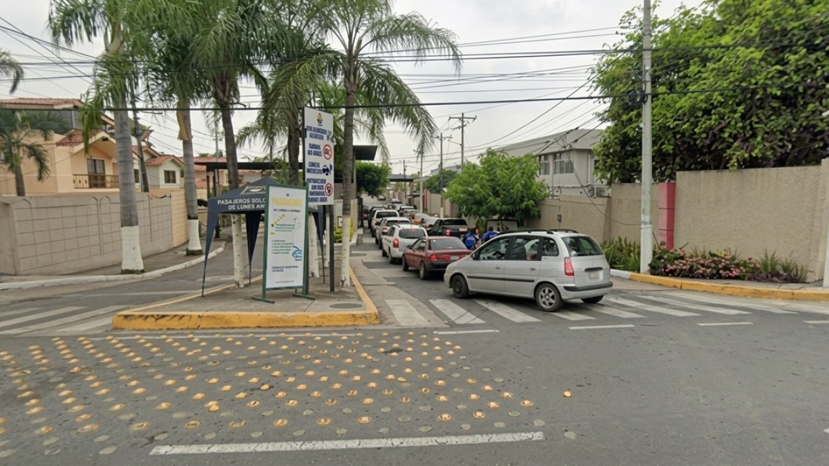 La garita 2 de la urbanización Puerto Azul, en la vía a la costa.
