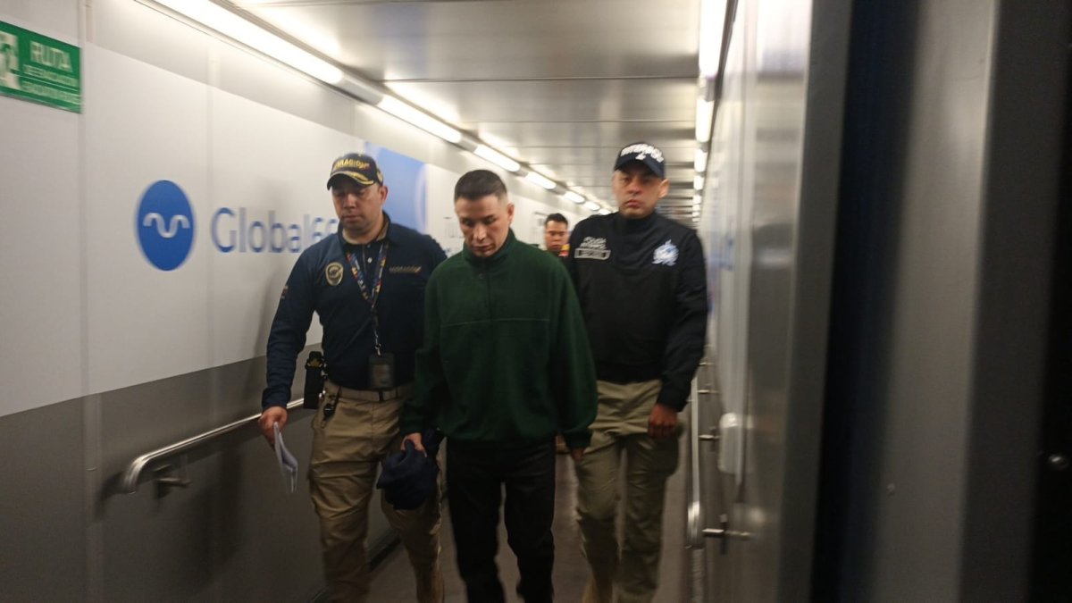 Ángel Esteban Aguilar Morales, alias Lobo Menor, es requerido por la justicia ecuatoriana por su presunta participación en el crimen de Fernando Villavicencio, ocurido en 2023.