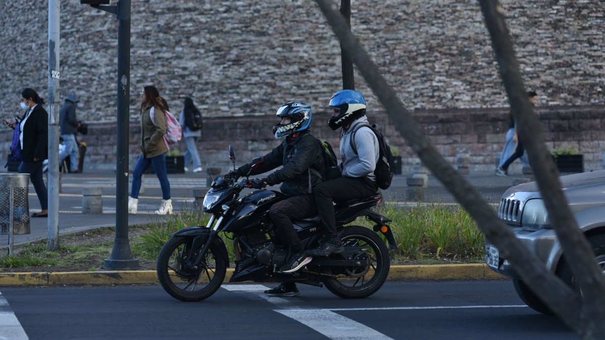 Imagen referencial. Los atacantes se movilizaban en una moto.