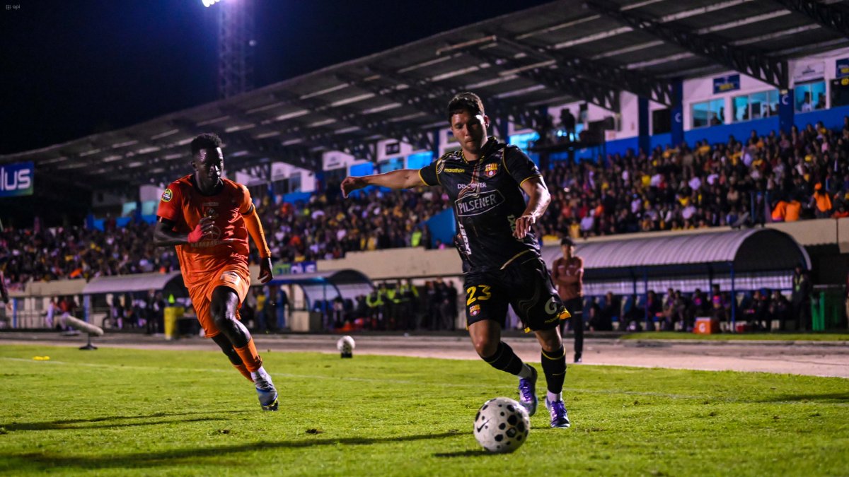 Barcelona SC sacó un empate en su visita a Libertad.