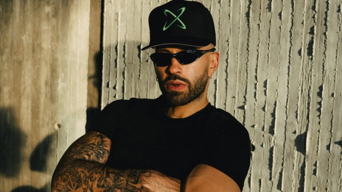 En junio de 2025, el colombiano lanzó su álbum FERXXO VOL X: Sagrado, el séptimo de su carrera