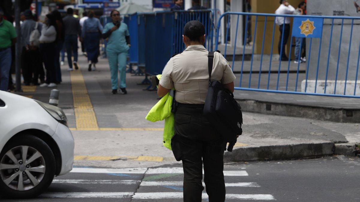 En Quito se denunció al comandante del distrito Calderón por intento de abuso sexual.