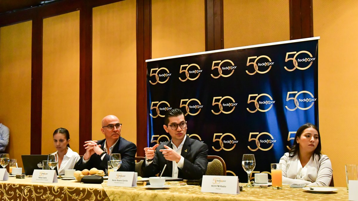 Xavier Rosero, presidente de la Federación Ecuatoriana de Exportadores, en un conversatorio con medios de comunicación en Guayaquil.