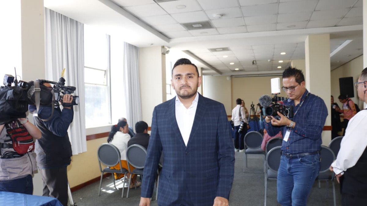 Francisco Barreiro Abad, hijo de Verónica Abad, señala que las causas judiciales en su contra tienen una motivación política.