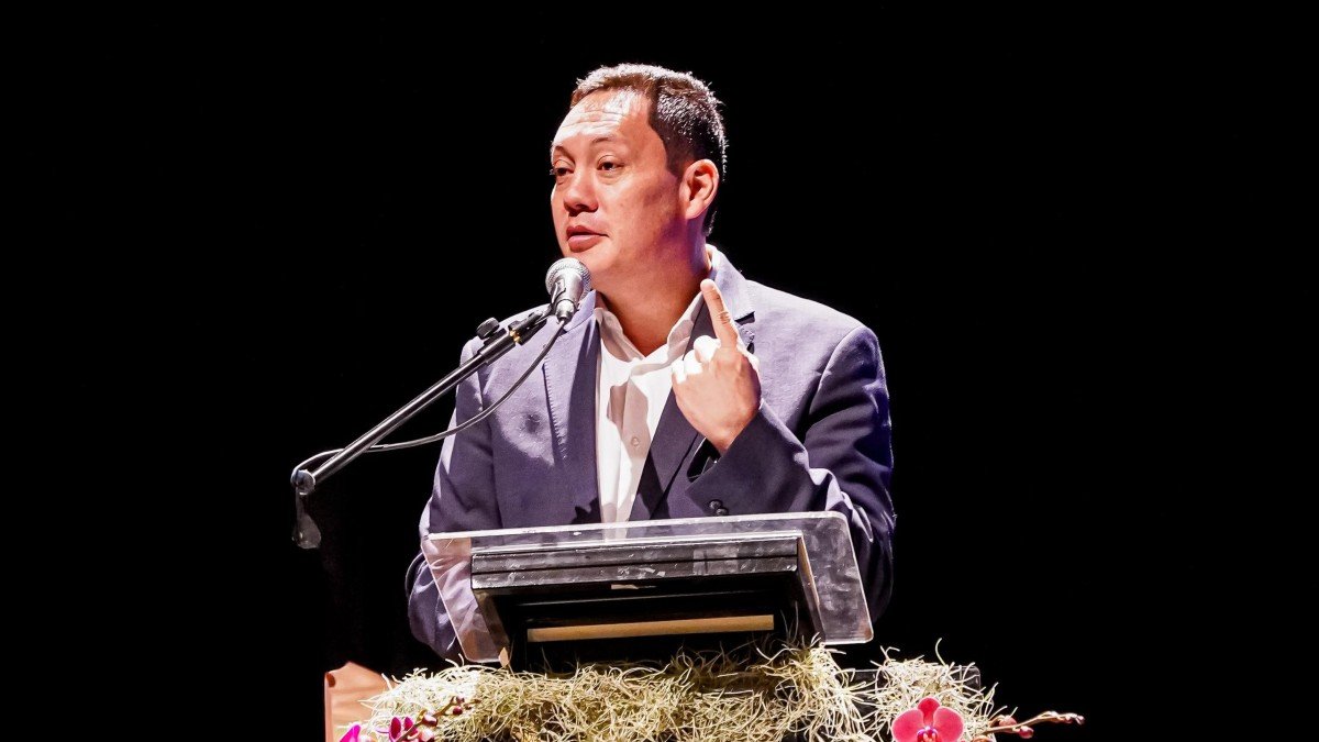 El alcalde de Cuenca, Cristian Zamora, es investigado por la Fiscalía debido a un presunto enriquecimiento ilícito.