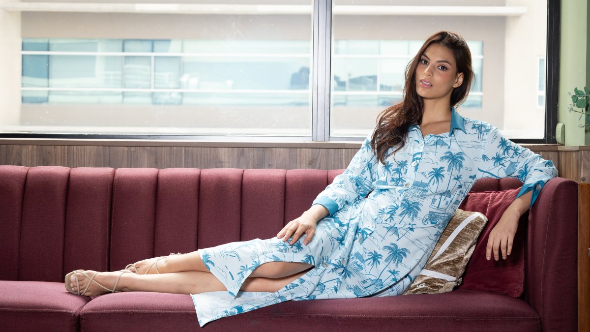 El estampado tropical ha sido reinterpretado por grandes casas de moda en sus colecciones recientes.