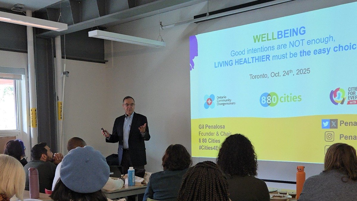 El urbanista y planificador urbano Guillermo Peñalosa preside la iniciativa Ciudades 8-80, que promueve urbes seguras para movilizar tanto a niños de ocho años como a los adultos mayores de 80.