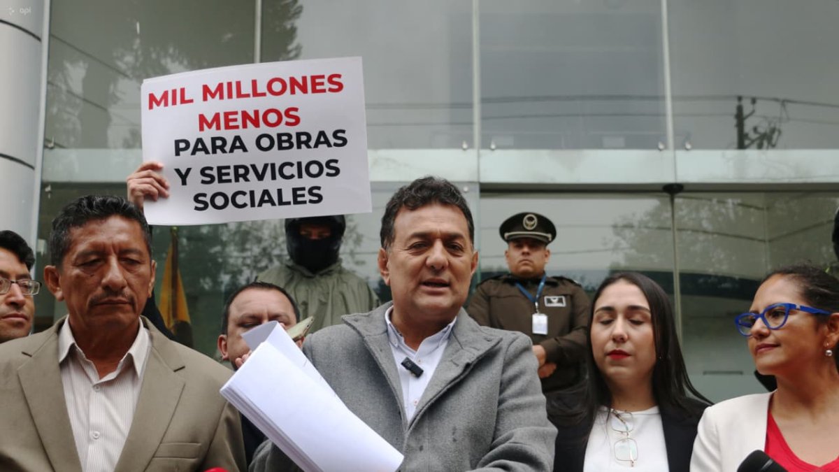 Dirigentes de Unidad Popular presentaron la demanda ante la Corte Constitucional.