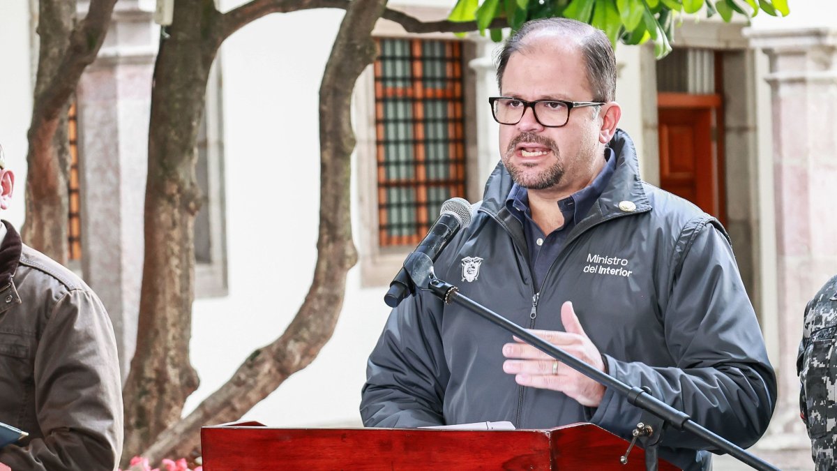 El ministro del Interior, John Reimberg, calificó como “absurdas” las declaraciones que Wilmer Chavarría, alias Pipo.