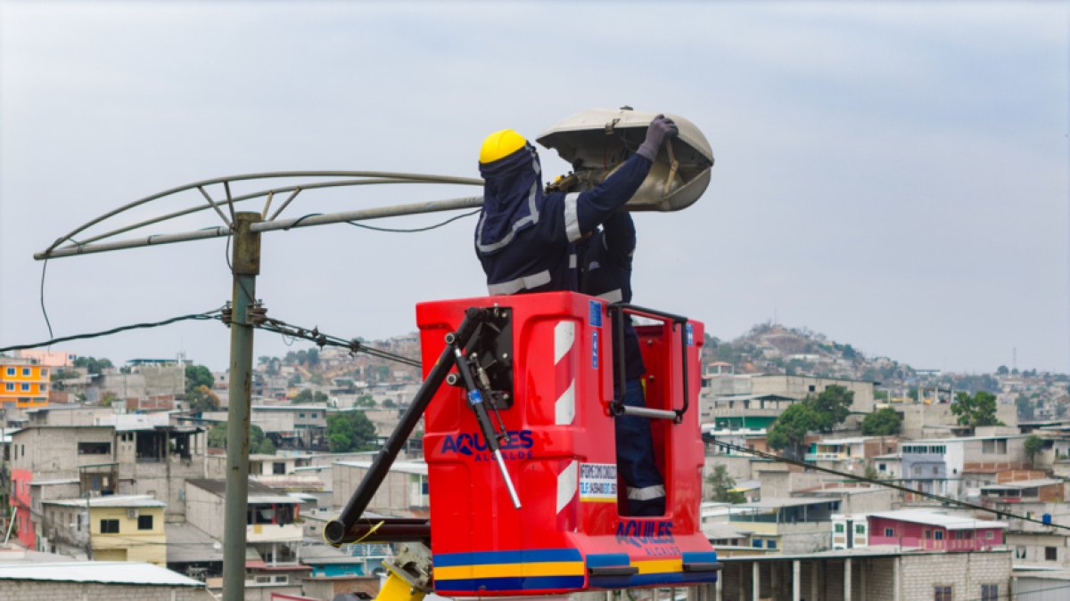 Municipio aplica diseño antihurto para frenar robo de cables en Guayaquil.