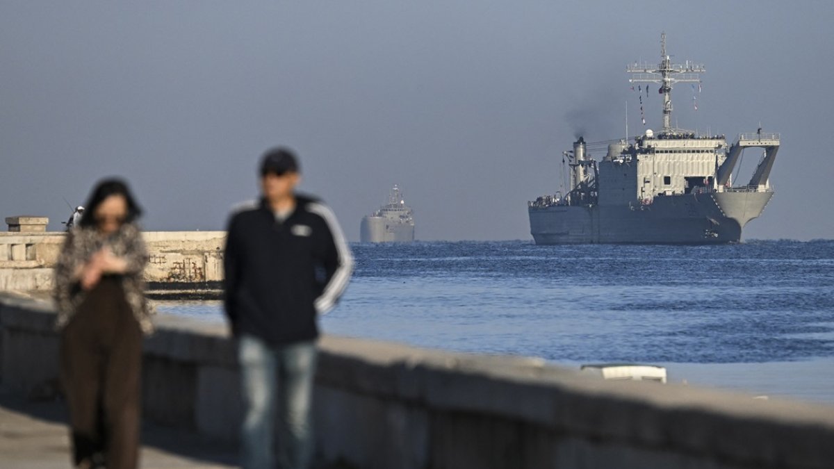 El buque de la Armada de México llega a la Bahía de La Habana con ayuda humanitaria. Este miércoles La Habana anunció el ataque a una nave civil en sus aguas territoriales.