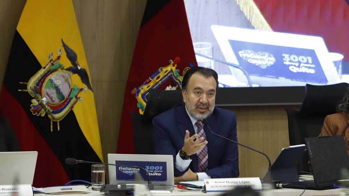 Pabel Muñoz durante la sesión del Concejo el 24 de febrero de 2026.