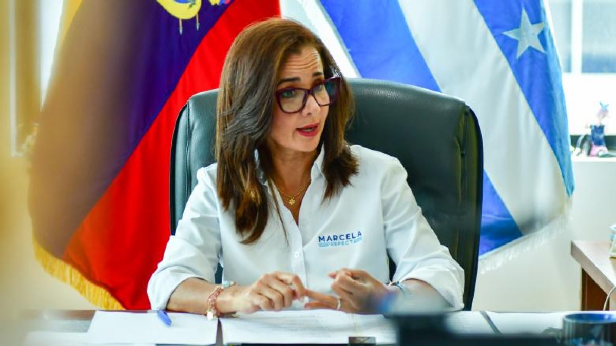 La prefecta del Guayas aseguró que sí se está dragando el río.