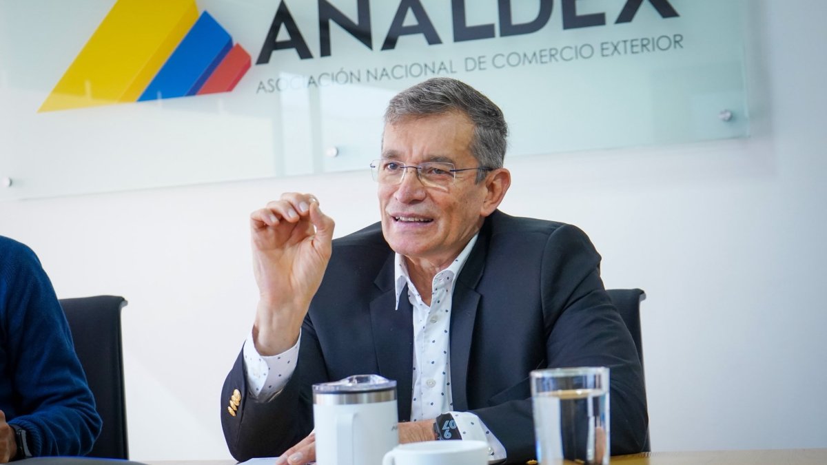 Javier Díaz, presidente de la Asociación Nacional de Comercio Exterior (Analdex) advierte que el alza al 50 % “hace inviable” el comercio binacional.
