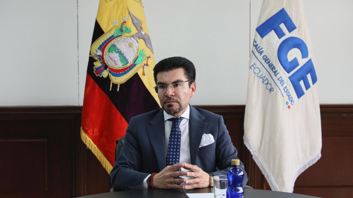 El fiscal general del Estado encargado, Leonardo Alarcón, afirmó: “No tengo una decisión aún” sobre su postulación al concurso 2026.