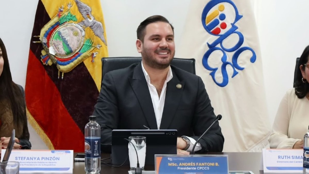 Los abogados honestos de Ecuador deben presentarse al concurso que organiza Andrés Fantoni, del CPCCS, para poner en evidencia el fraude contra los juristas notoriamente honestos.