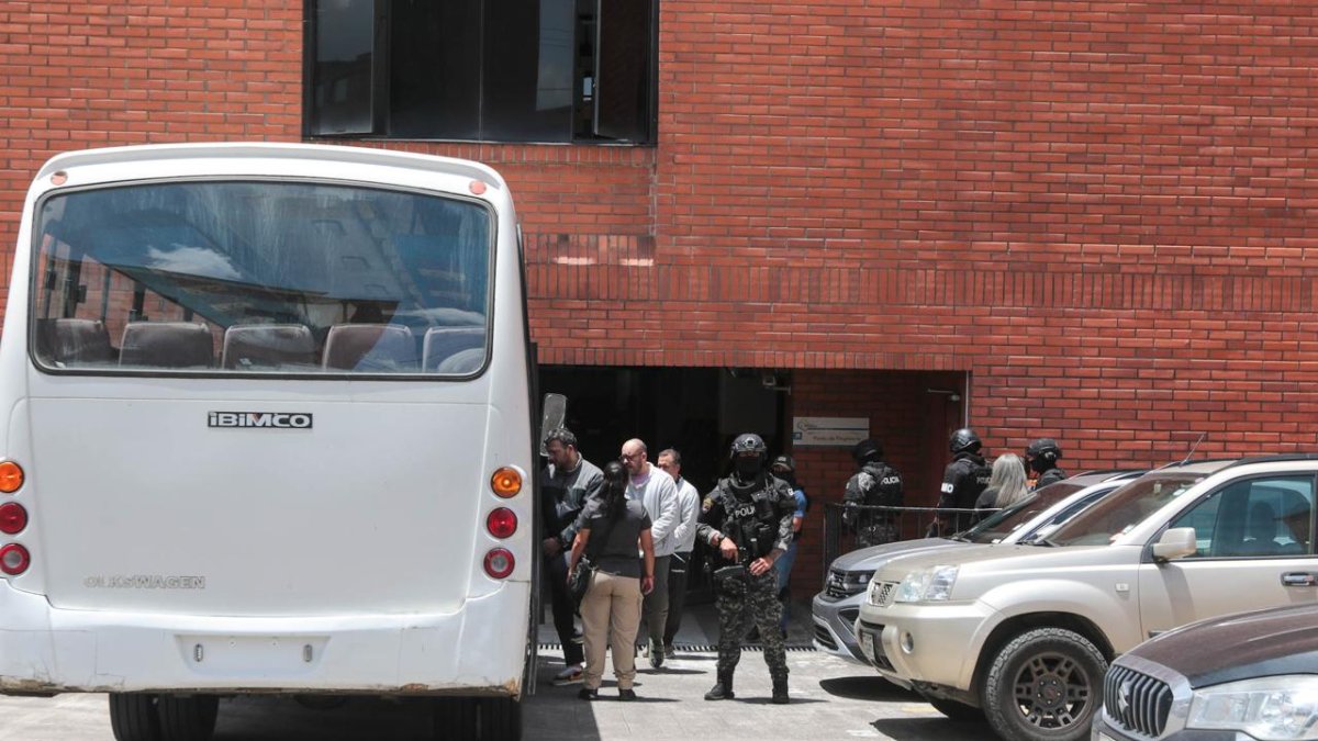 Los dos hermanso del alcalde de Guayaquil, Aquiles Álvarez fueron ingresados a la cácer de Turi, en Cuenca, por el caso Goleada.