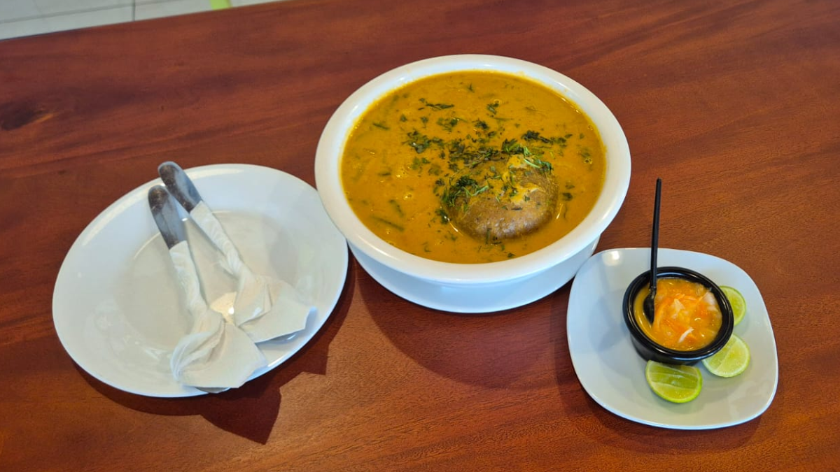 El caldo de bola forma parte de la tradición ecuatoriana.