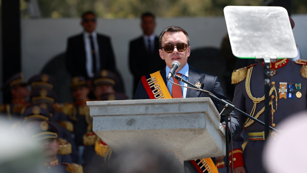 El presidente Daniel Noboa lideró este 27 de febrero la ceremonia por los 197 años del Ejército en Quito.