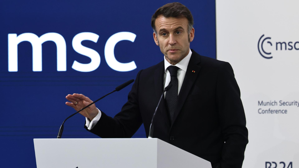 El presidente de Francia aseguró que no dudará en utilizar el armamento nuclear de Francia en caso de amenaza a los intereses vitales del país.