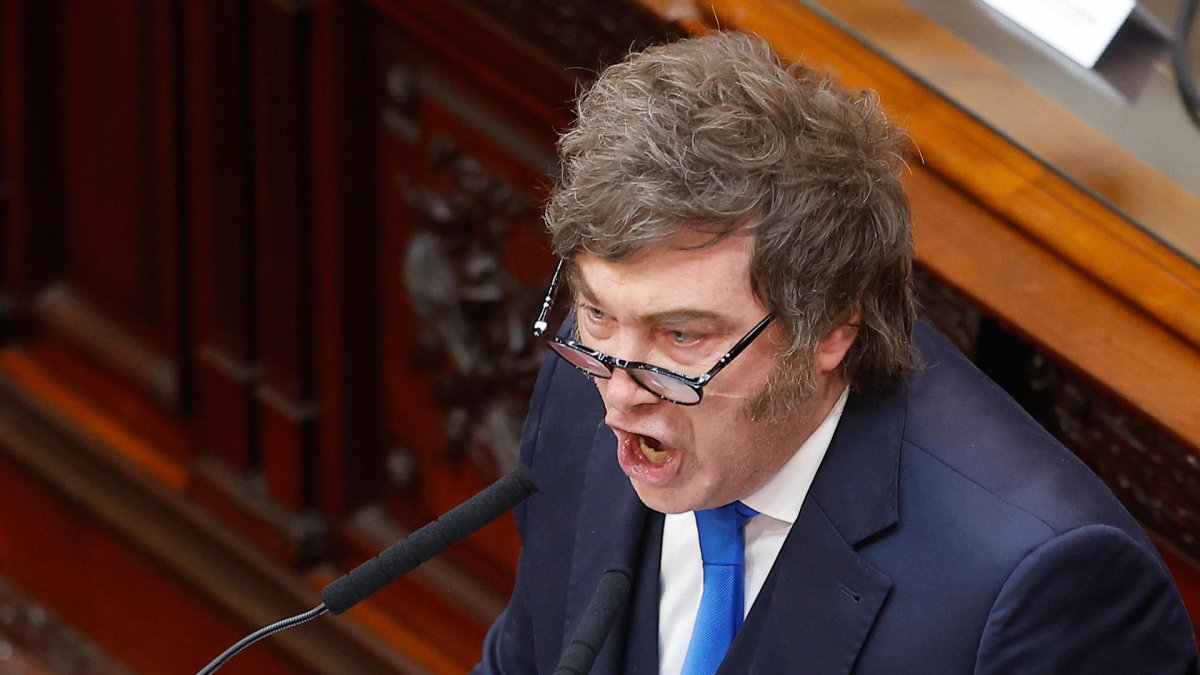 El presidente de Argentina, Javier Milei, habla durante el inicio de las sesiones ordinarias del Congreso de la Nación este domingo, en Buenos Aires (Argentina).