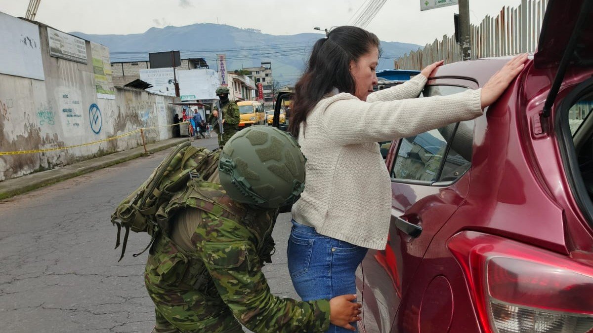 Efectivos de las Fuerzas Armadas controlarán la aplicación de la restricción a la movilidad.