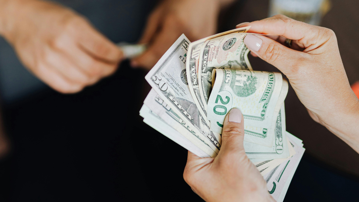 El incumplimiento del pago del décimo cuarto sueldo expone a las empresas a sanciones.