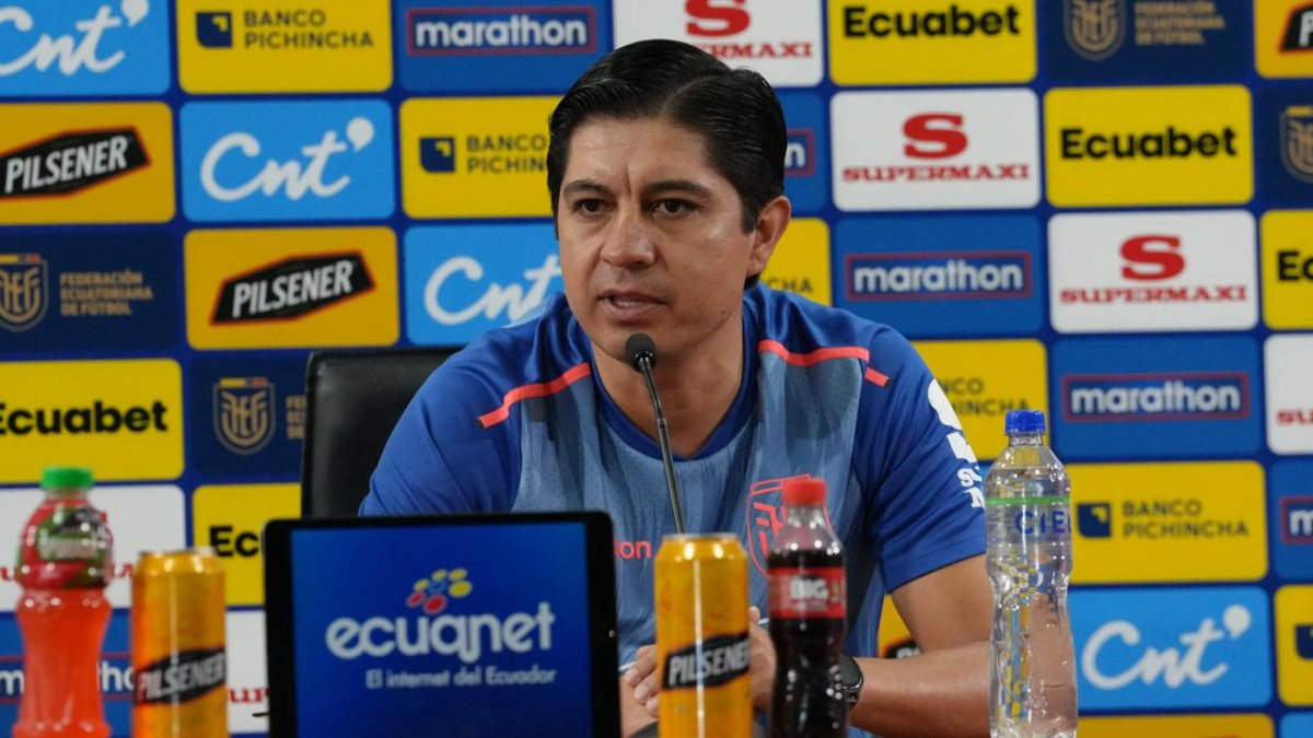 Eduardo Moscoso, el formador que cambió el rumbo del fútbol femenino ecuatoriano.