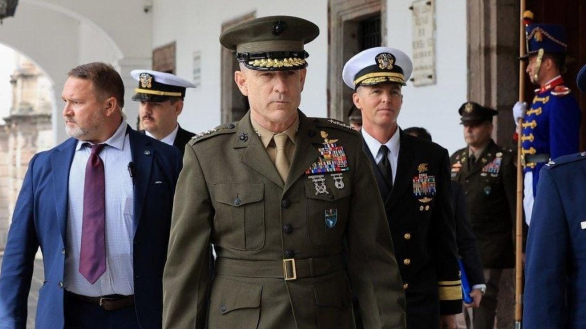 El general Francis L. Donovan se reunió en Quito con Daniel Noboa y autoridades de Defensa.