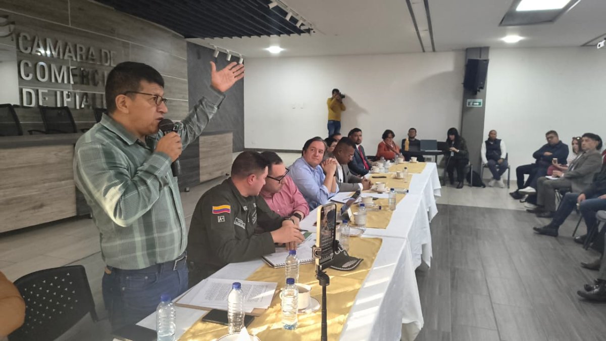 Oscar Obando, Presidente de la Asociación de Camioneros de Ipiales (ACCI) cuando anunció que optarán por el paro.