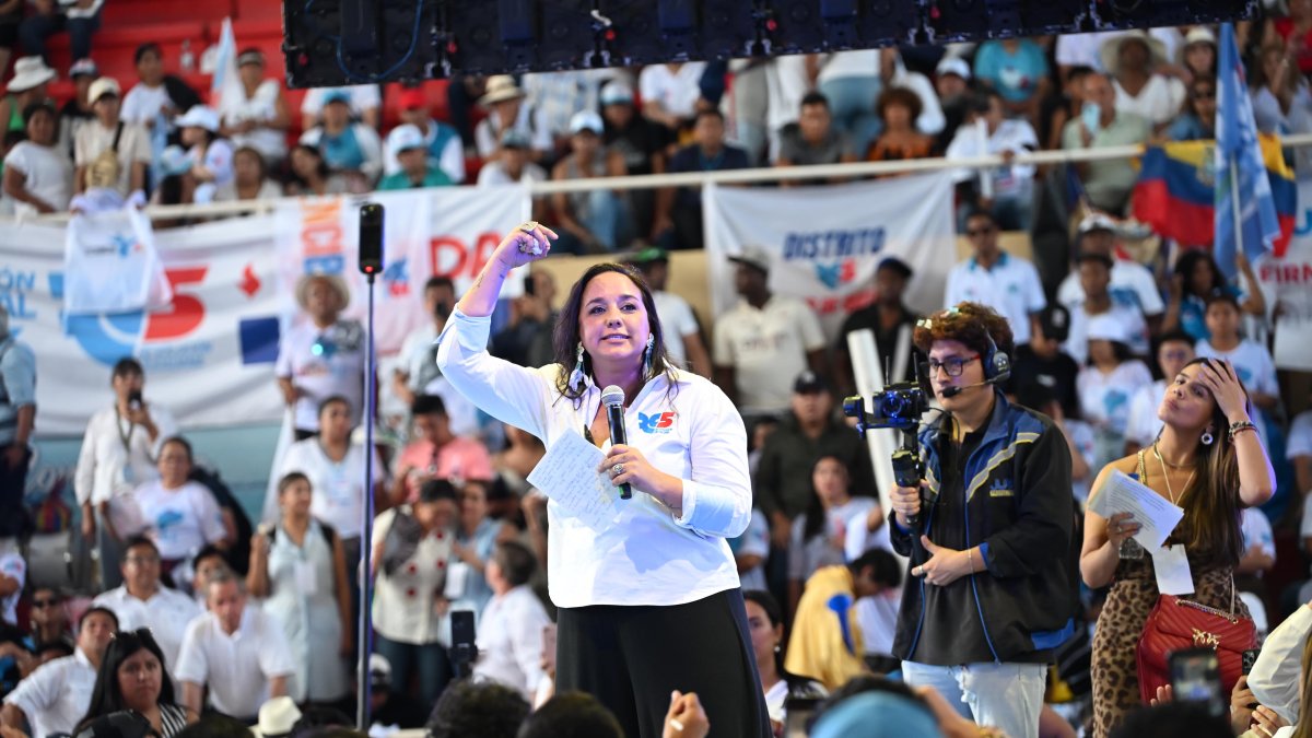 Gabriela Rivadeneira es la nueva presidenta del movimiento Revolución Ciudadana, organización política fundada por el expresidente Rafael Correa.