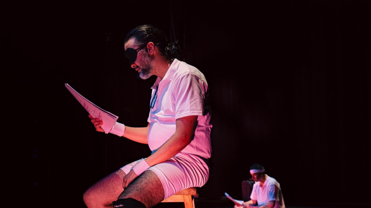 Los actores Diego Coral y Juan Sebastián Ruales dan vida a los protagonistas de la obra.