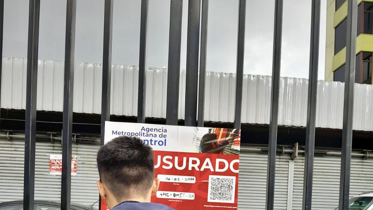 La concesionaria fue clausurada por operar sin los permisos municipales correspondientes.